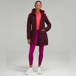 Lululemon Pack It Down long jacket in size 6 in cassis